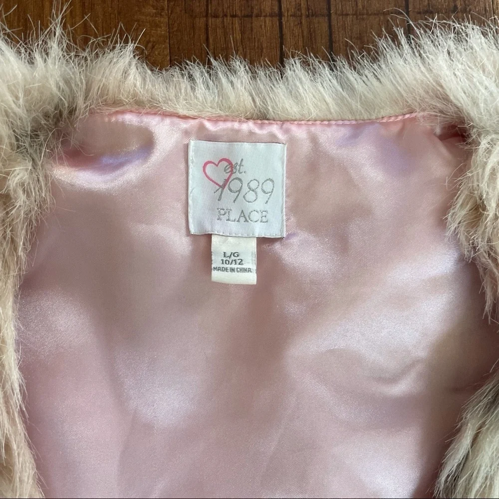 Girls faux fur lined vest sz large 10/12 the children’s place open front